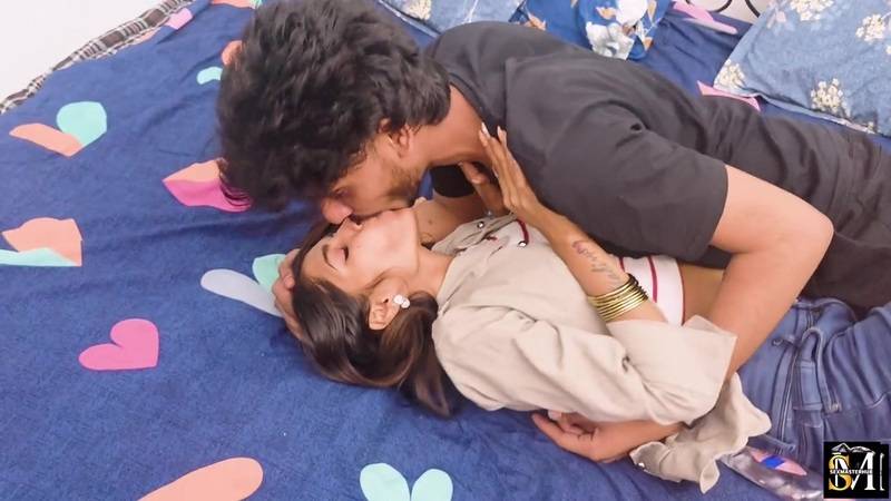 After Spending Time Together In The Park, A Guy Made Plans With His Girlfriend, Took Her Home And They Had Passionate Sex Porn Video