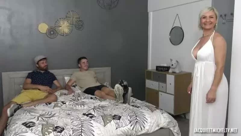 Colorful With Kim, 41 Years Old Voisines DP Porn Video