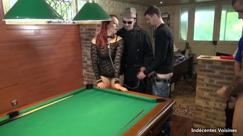 Julia Se Soumet Voisines DP Porn Video