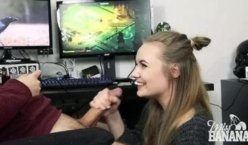 Teen Miss Banana Hot Blowjob Big Dick Porn Video