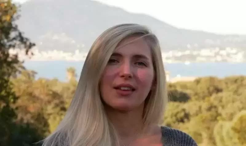 Chlo, 29, Seduces In Hyres Porn Video
