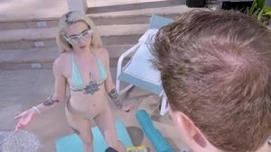 Lola Fae Squeezed A Foot Long Dick In Her Pussy Porn Video