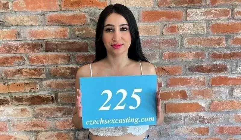 Didi Zerati, Hairy Milf Tries Czechsexcasting Porn Video